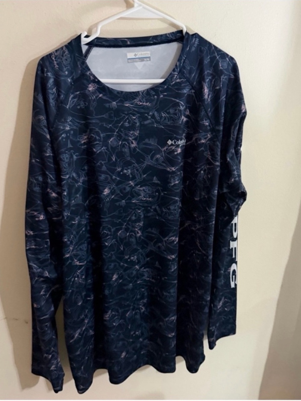 Columbia Size XL Navy Long-Sleeve PFG Performance Tee with Subtle Print